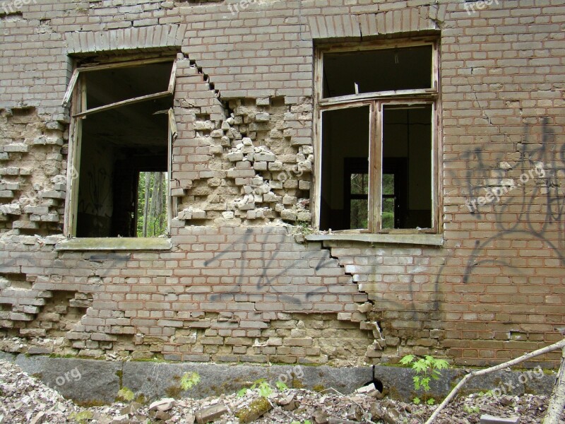 Ruin Building Brick Bricks Window