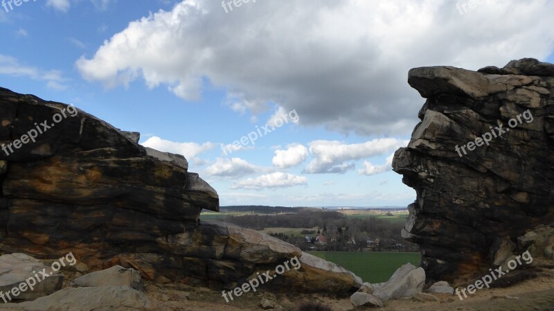 Devil's Wall Resin Nature Rock Stone