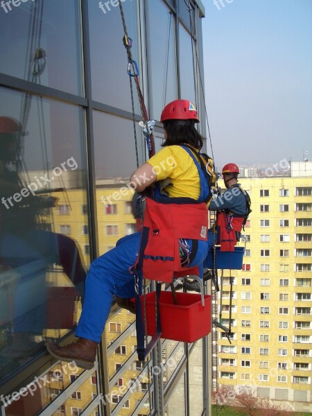 Mountaineer Work Facade Glass Cleaning