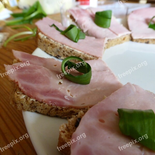 Bread Picnic Eat Meal Bear's Garlic