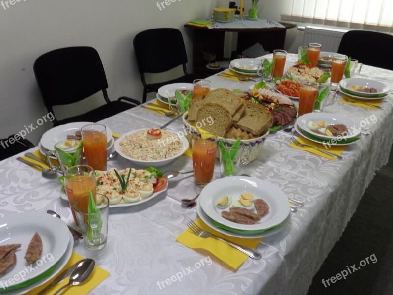 Dining Table Covering Easter Breakfast Easter Cutlery