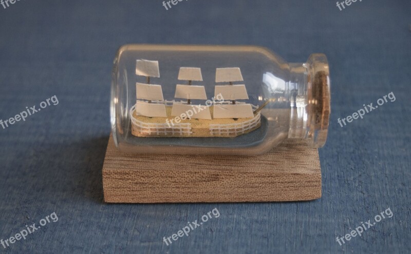 Sailing Vessel Bottle Miniature Model Toys