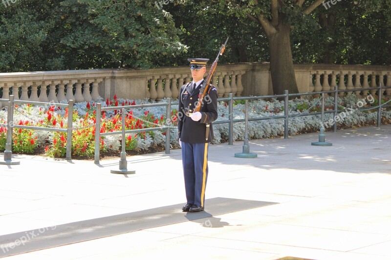 Arlington Cemetery Guard Change Honor