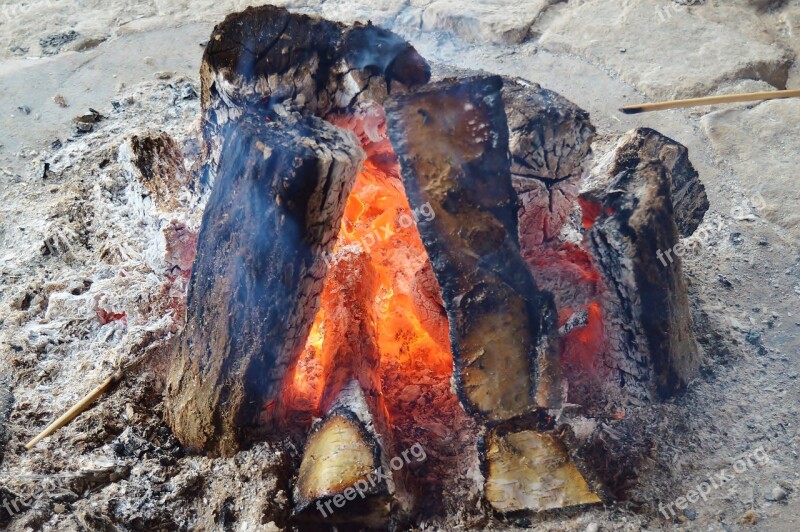 Campfire Combs Thread Cutting Burn Hot Embers