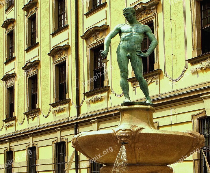 Fencer Monument Naked Swordsman The Background University Of Wroclaw