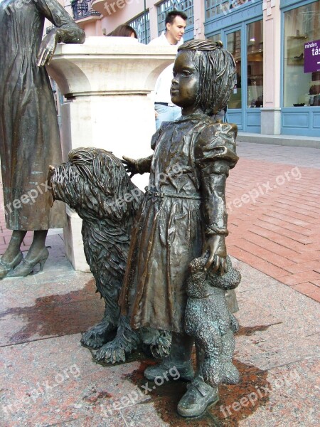 Szeged Hungary Little Girl Statue Girl With Dog Crucian Street