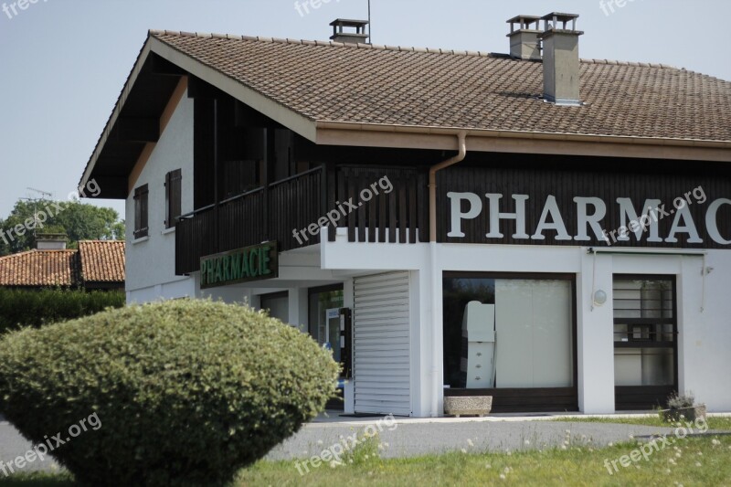 Pharmacy Chalet House Traditional Landscape