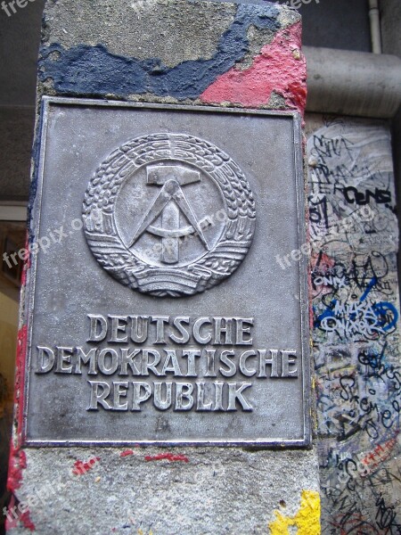 German Democratic Republic Germany Demokratische Deutsche Republik Berlin Wall Rda