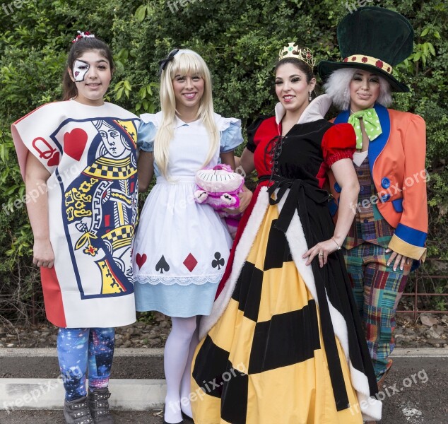 Costumes Parade Characters Alice In Wonderland Queen