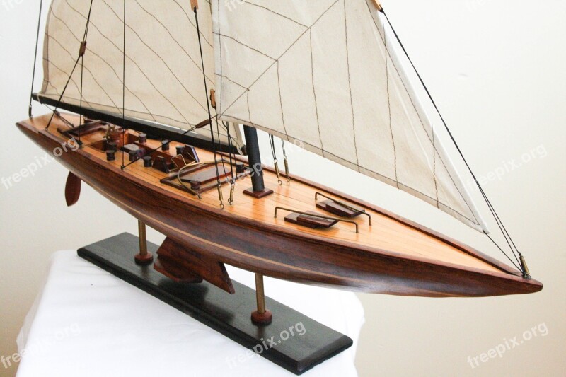 Wooden Model Boat Model Of The Famous Wooden Yacht Shamrock Maritime Decoration Sailing Gift