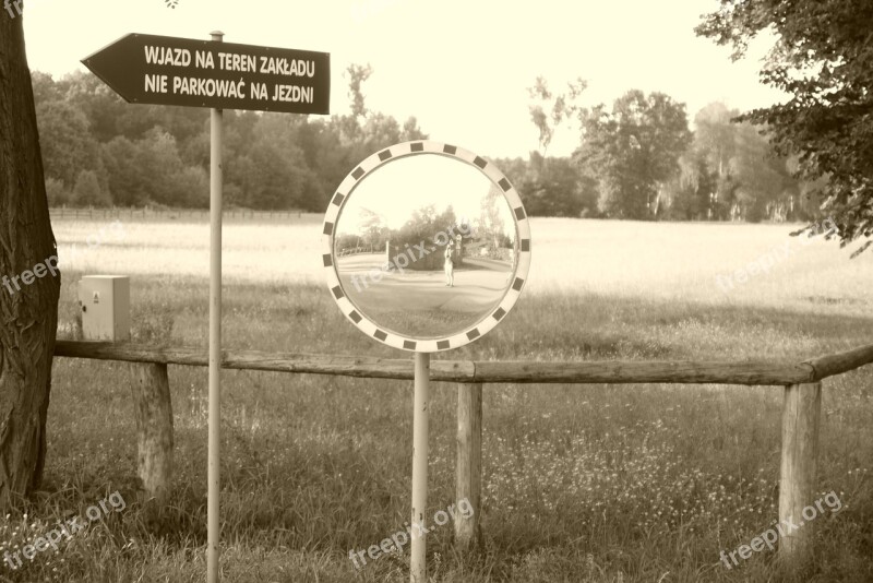 Characters Mirror The Fence View Landscape