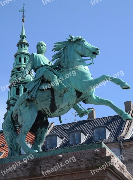 Sculpture King Copenhagen Denmark City