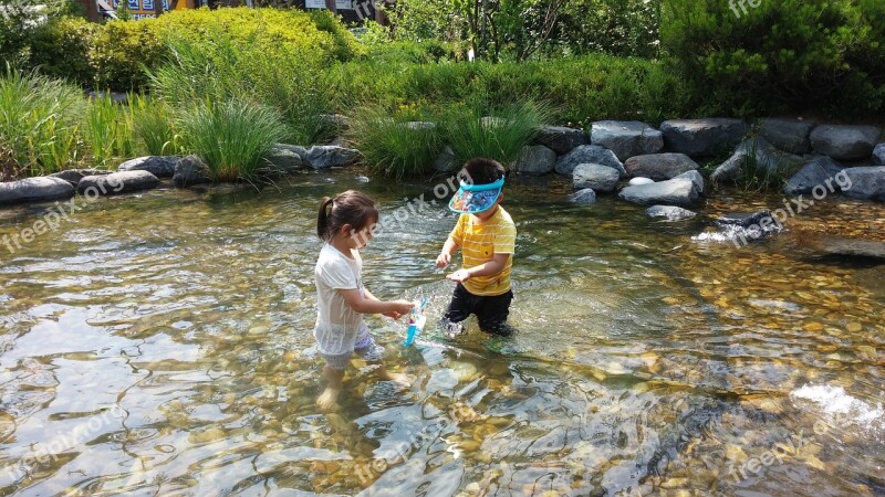 Dip Summer Paddlers The Creek Free Photos