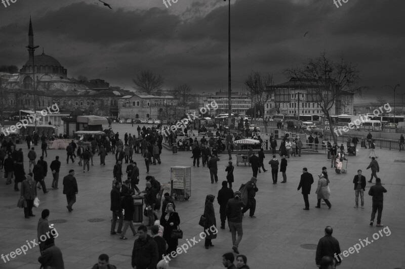 Istanbul Eminönü Cami The Minarets Black