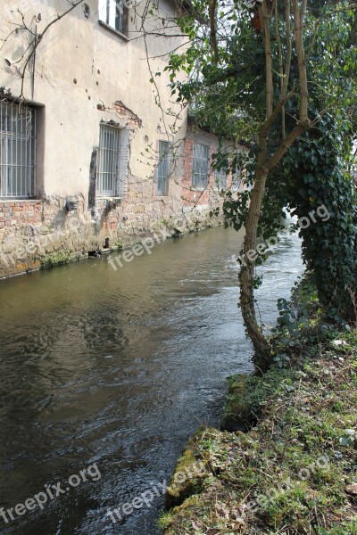 House Bach River Water Window