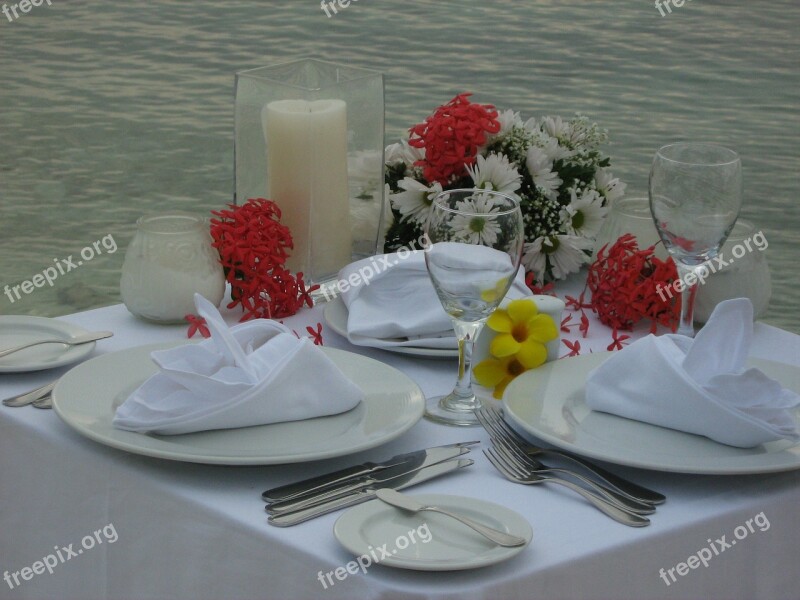 Table Plates Dinner Restaurant Dining