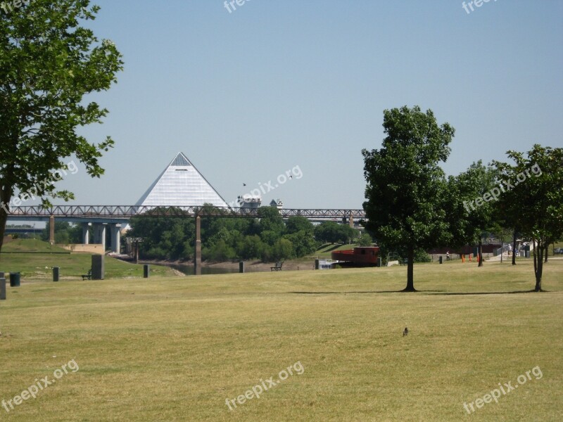 Memphis Tennessee Scenery Tom Lee Park Bass Pro Shop