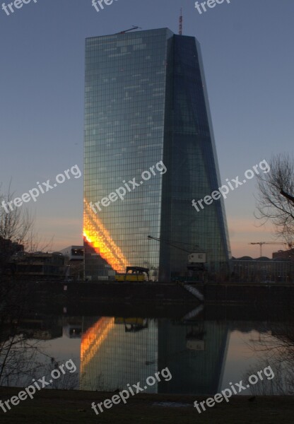 Skline Frankfurt Tower House Building