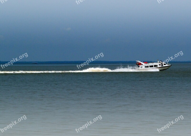 Motorboat Fast Sea Bengkalis Strait Free Photos