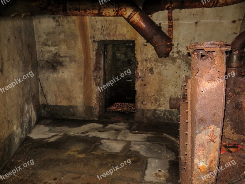 Bunker Ruin Destroyed Abandoned Rust