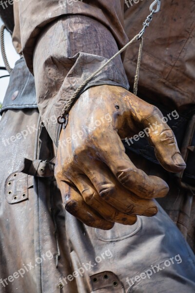 Royal De Luxe Street Theatre Leeuwarden Giants Diver