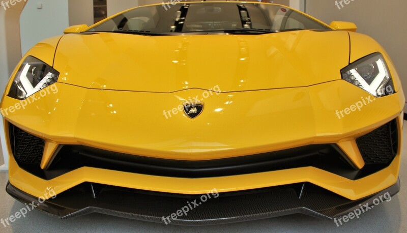 Lamborghini Yellow Racing Car Front Detail