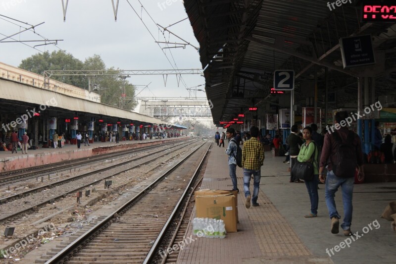 Railway Platform Transportation Passenger Waiting