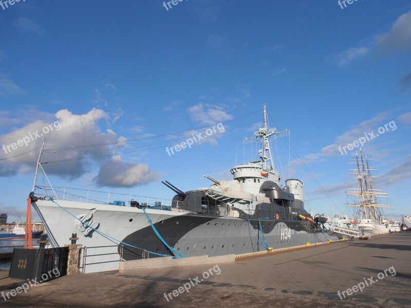 Ship The Ship Hawser The Baltic Sea Port