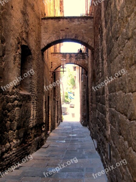 San Gimignano Alley Arch Tuscany Historic Center