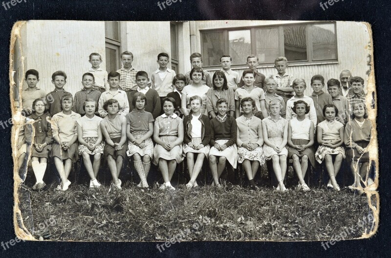 To Reproduce The Behavior Old School Class Photo