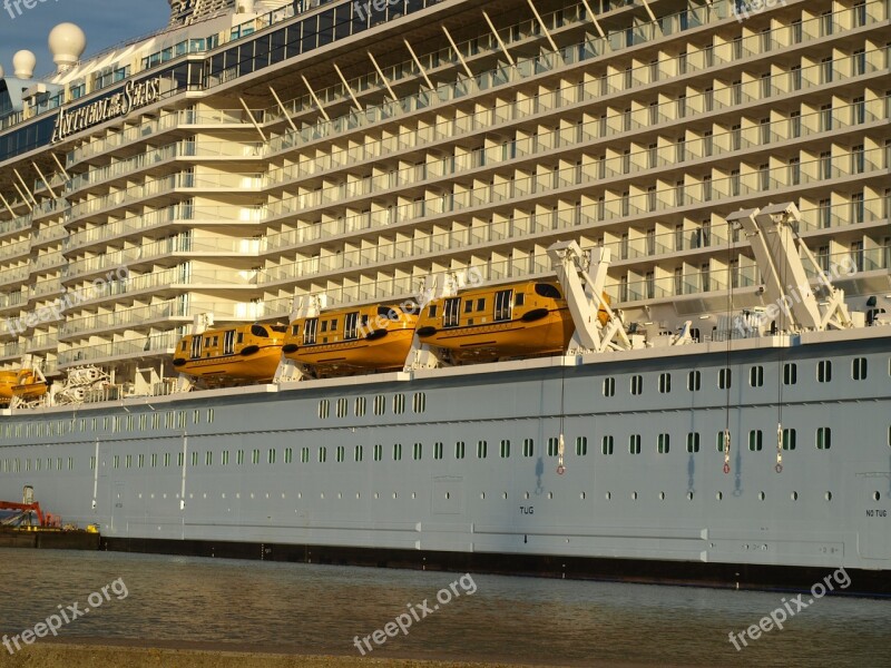 Anthem Of The Seas Cruise Ship Lifeboats Fall Lifeboats Ozeanriese