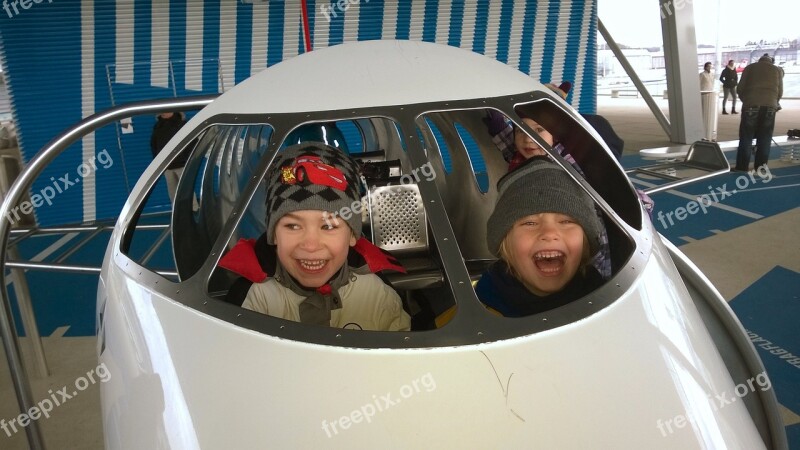 Joy Of Life Children Play Leisure Airport