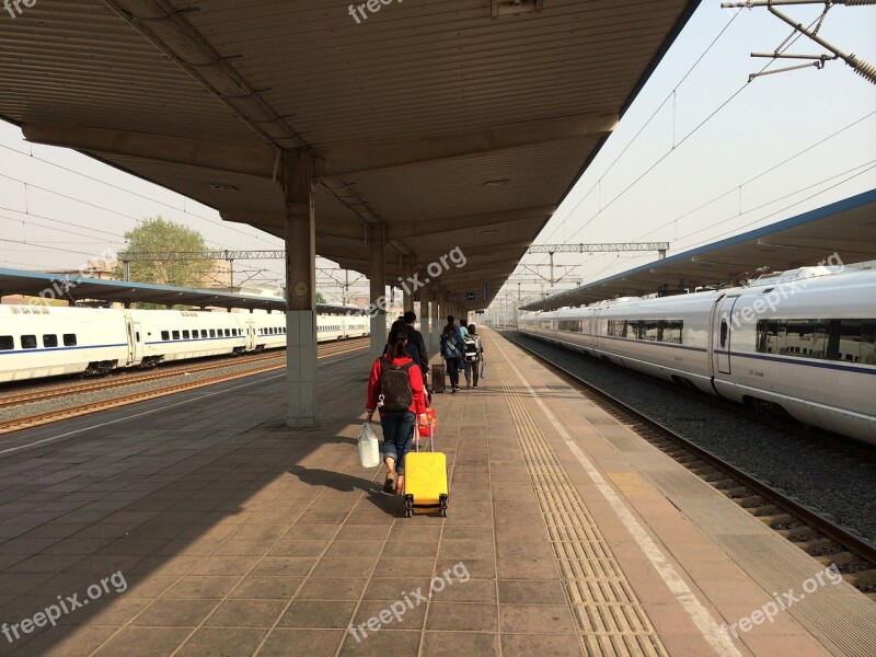 Train Luggage Compartment Girls Train Station Traffic