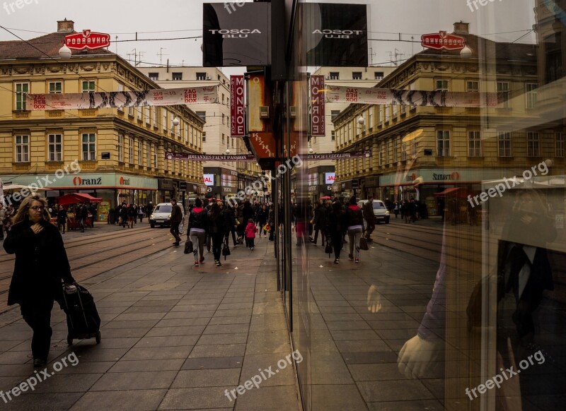 Reflection City Rush Hour Store Zagreb