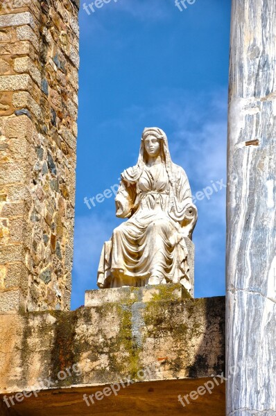 Monument Merida Goddess Sculpture Statue