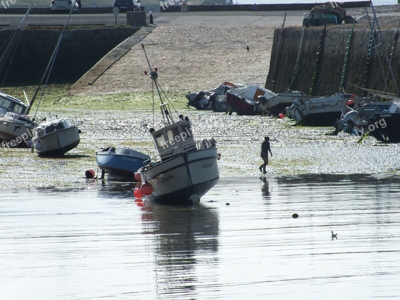 Low Tide Ocean Boat Port Wharf