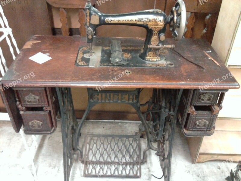 Singer Sewing Machine Treadle Cabinet