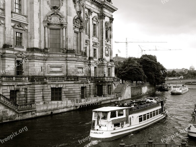 Boat Berlin Spree Tourism Attraction