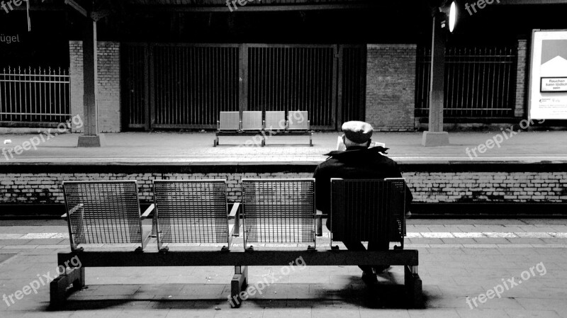 Train Station The Old Man Bench Free Photos