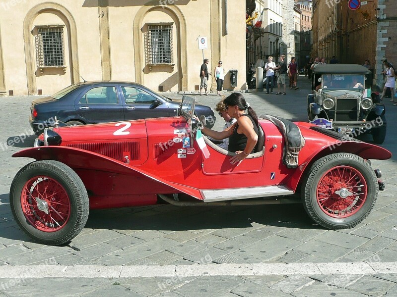 Oldtimer Siena Red Auto Sports Car