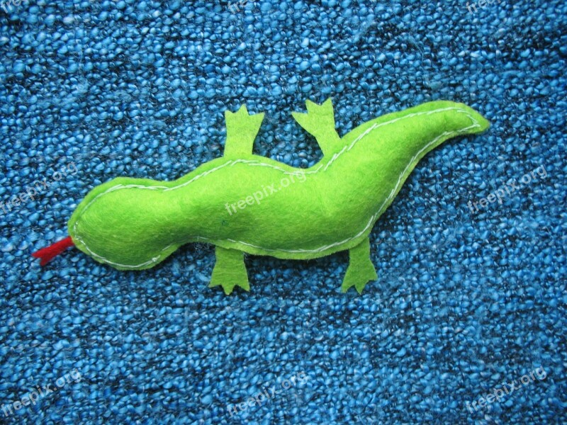 The Lizard Handmade Felt Green Sewing