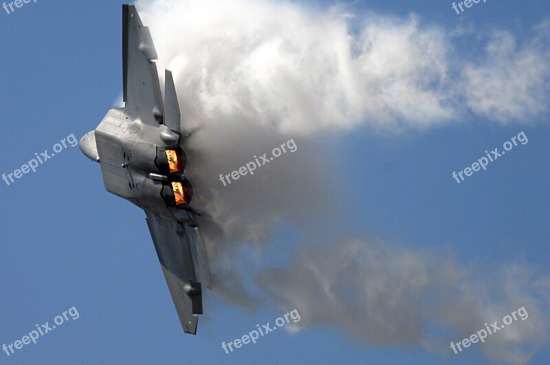 Air Show Military F-22 Raptor Jet