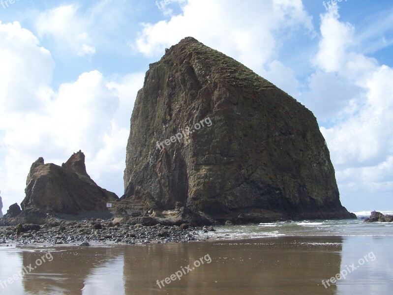 Oregon Coast Haystack Rock Ocean Beach Free Photos