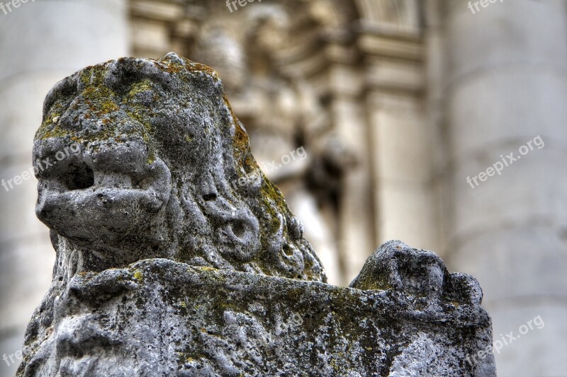 Leon Sculpture Stone Monument Statue