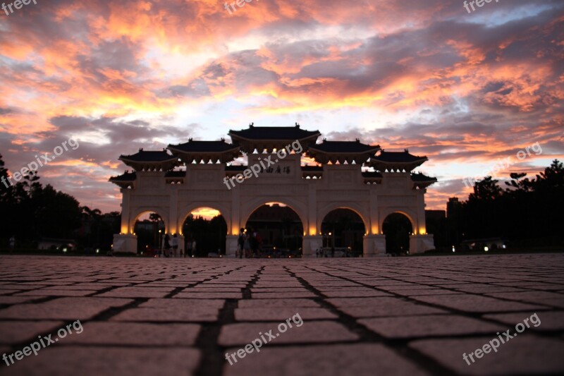 Freedom Square Burning Clouds At Dusk Taipei Free Photos