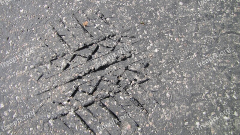 Asphalt Print Track Tire Heat