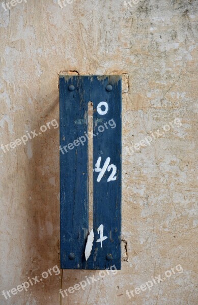 Wall Numbers Home Abandoned Fear