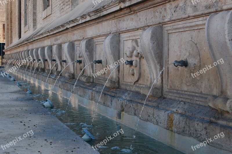 Fountain Assisi Holiday Free Photos