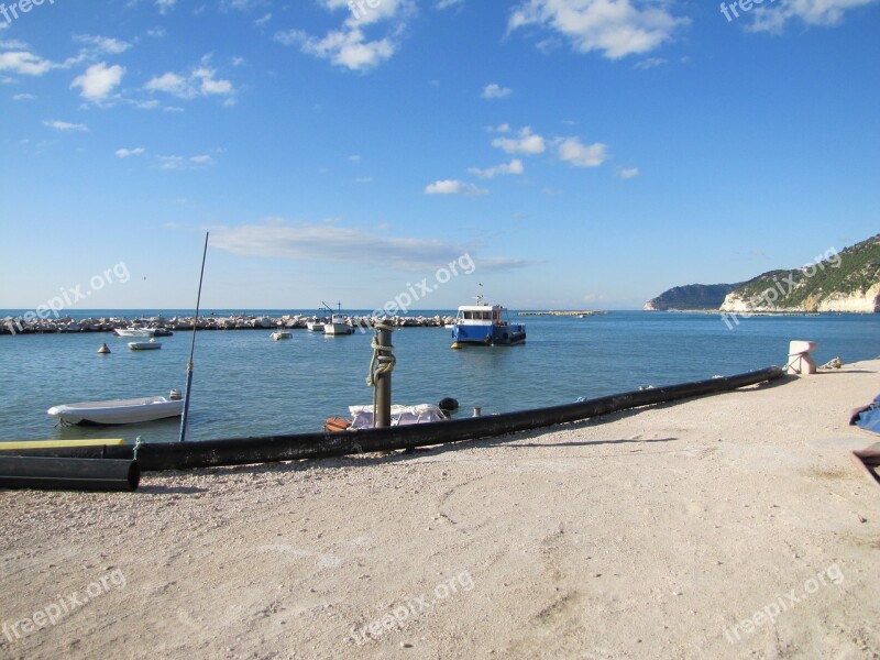 Italy Puglia Fisherman Port Mattinatella