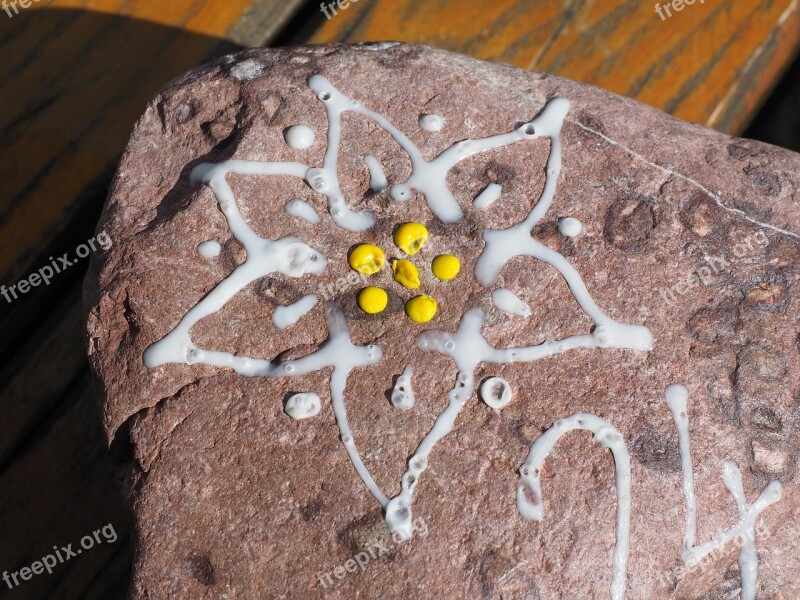 Edelweiss Stone White Yellow Painted